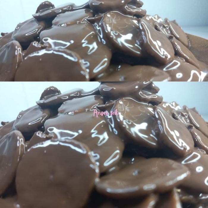 

CHOCO KRIPIK PISANG MILK CHOCOLATE LUMER CEMILAN RINGAN BULET