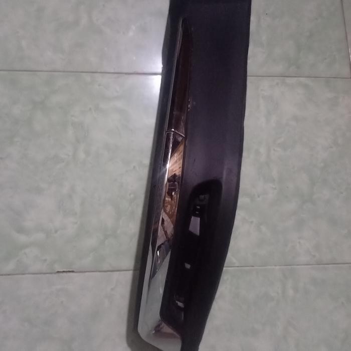 Bodykit Bemper Belakang Inova Venturer Kiri