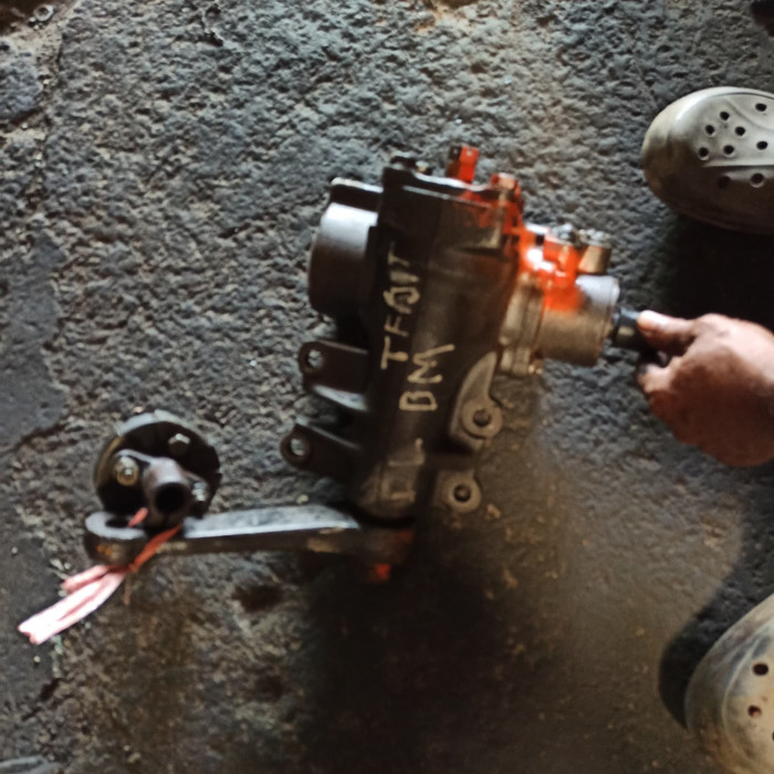 Worm GearBox Power Steering TAFT GT Eks Singapur