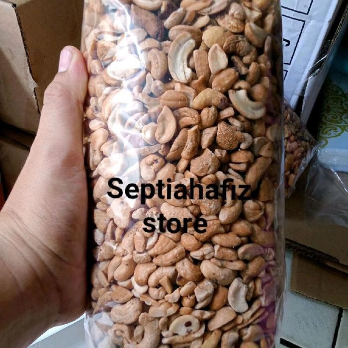 

Kacang Mede Patahan Matang 1kg Goreng Ideal untuk Sambel atau Campur Bumbu Food Snacks Mete