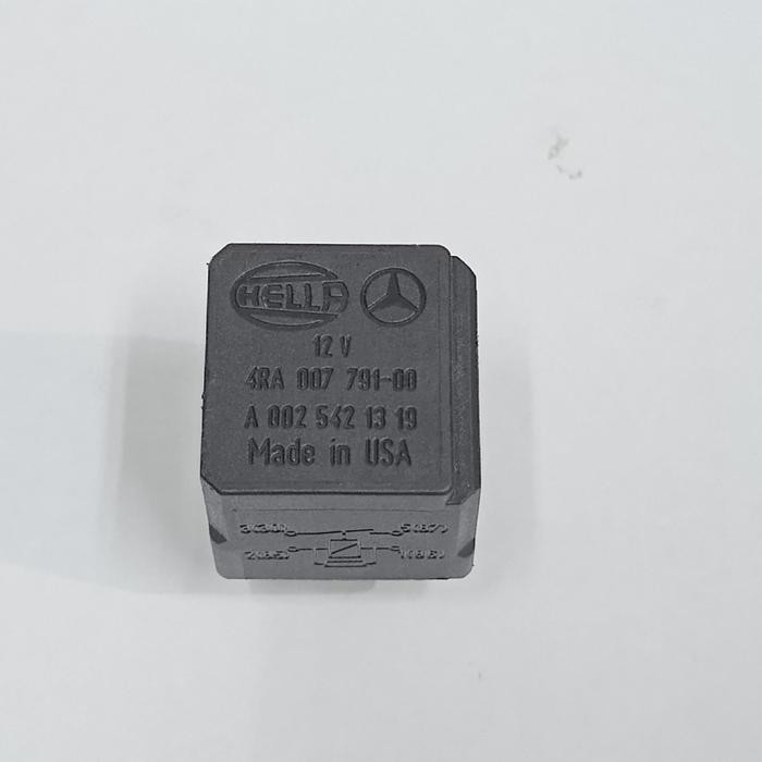 HELLA Relay Fuel Pump 12v Mercedes Benz W168 W203 W210 A208 A0025421319