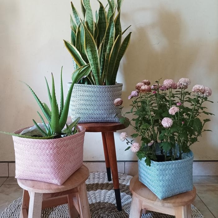 Cover pot anyaman plastik / keranjang tanaman hias / tempat pot