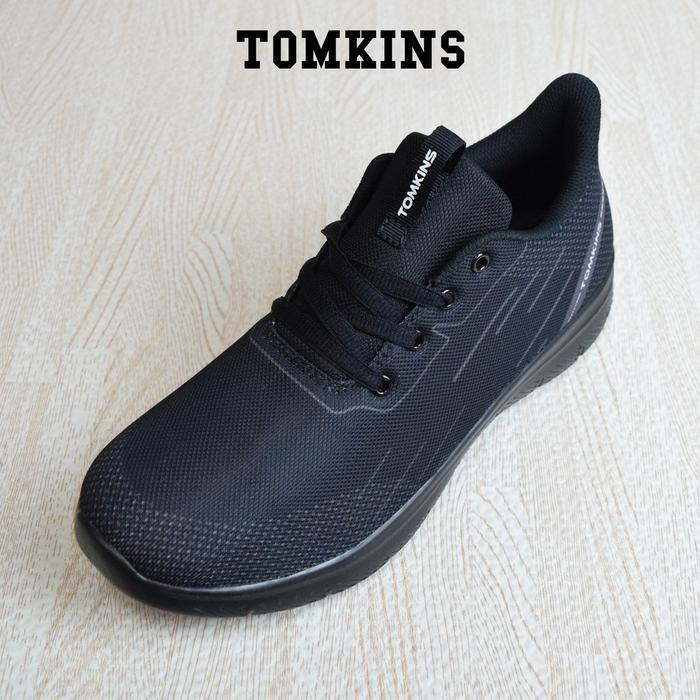 TOMKINS AXEL - HITAM SEPATU SEKOLAH