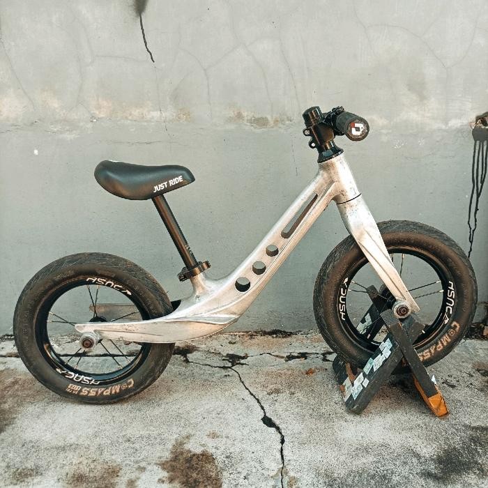 Balance Push Bike United Picabo Preloved