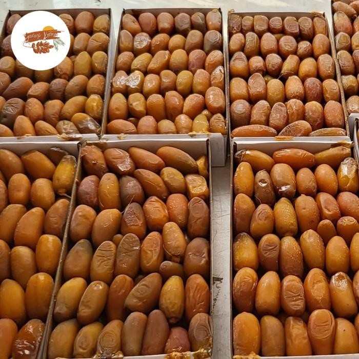 

Pilihan- Kurma Ruthob Libya 1Kg Matang Manis Ternikmat