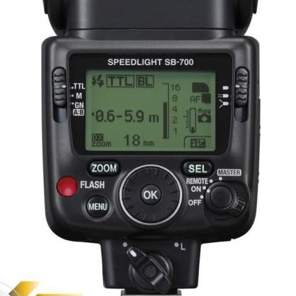 FLASH NIKON SB-700