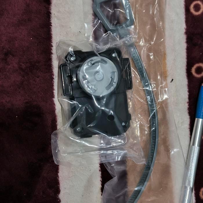 Beyblade X - Winder Launcher Ux 08 Silver Wolf