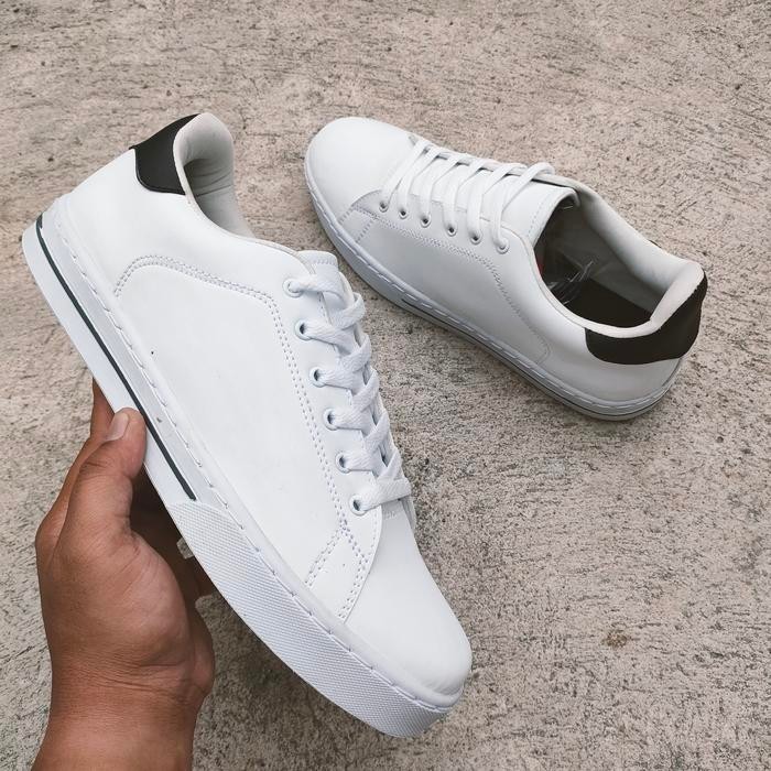 SEPATU PRIA SNEAKERS UKURAN 45 46 47 BIG SIZE JUMBO PUTIH HITAM