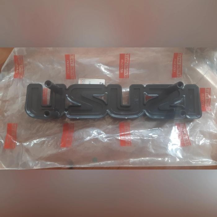 Emblem Grill Radiator Isuzu Panther kotak