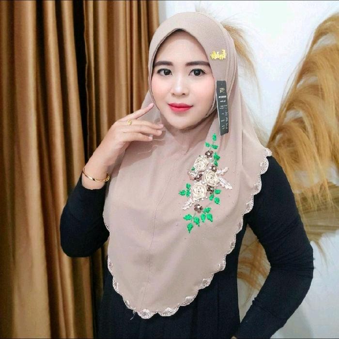 KirimCpT- Hijab Fo Divya Sulam Mewah Cantik