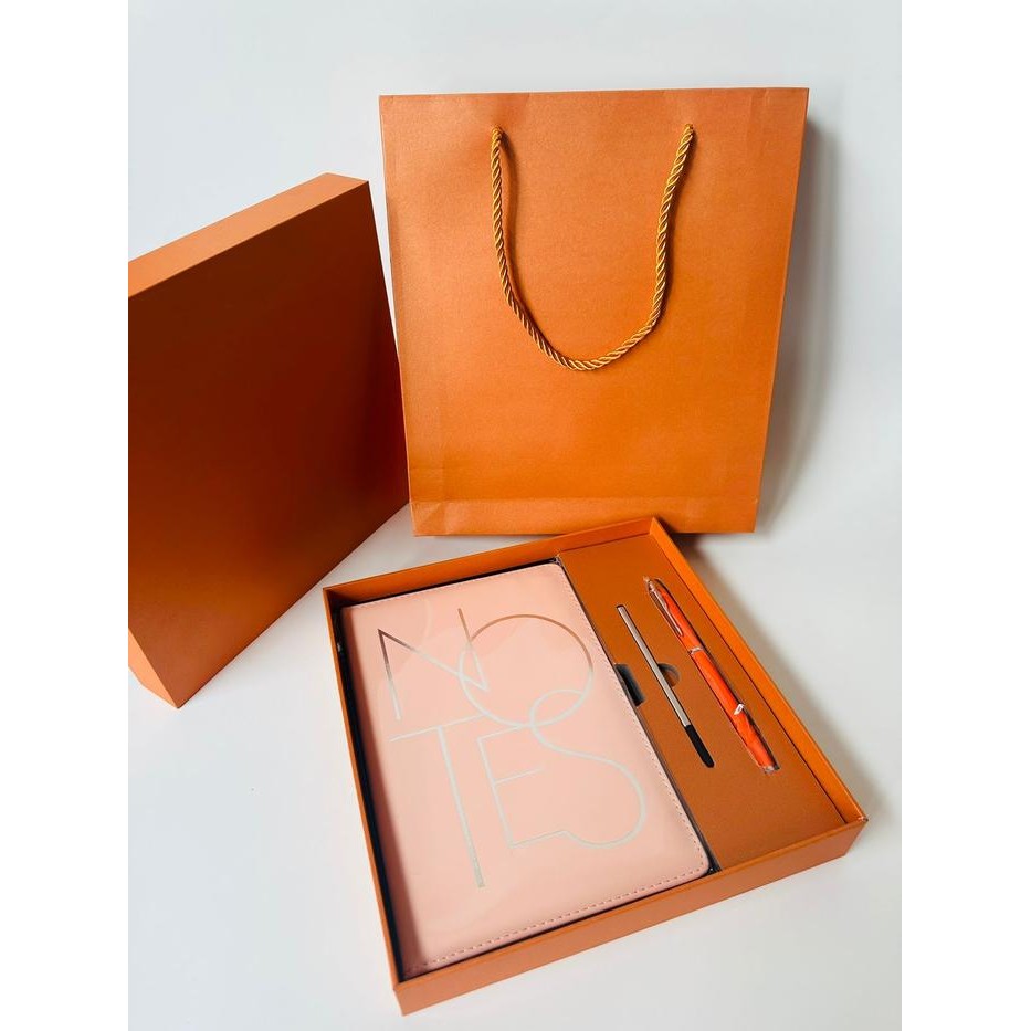 

A009 Gift Set 2In1 Bonus Pulpen Box Exclusive Totebag Buku Agenda A5 Notebook Garis