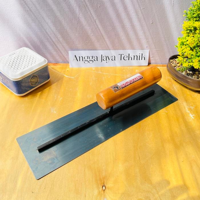 Raskam Atau Roskam Plat Baja 35Cm ( Alat Acian Tembok )