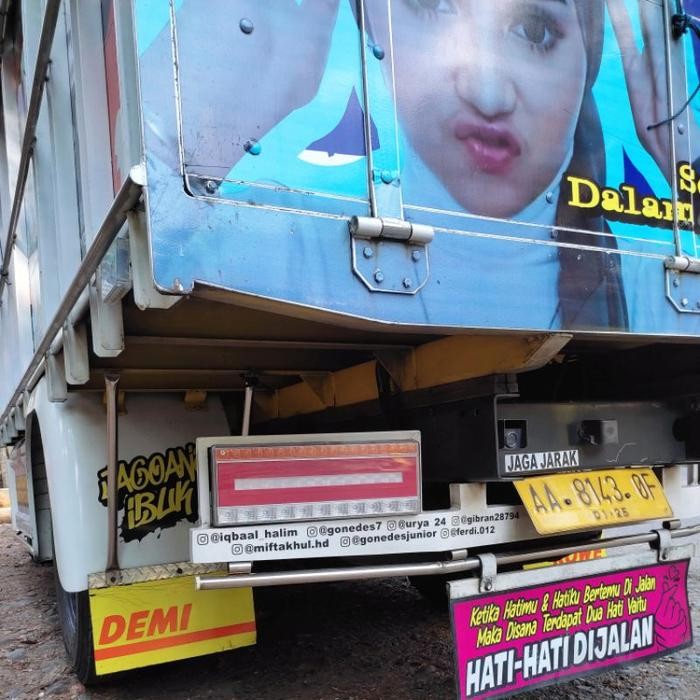 Lampu Belakang Truk Led Canter 41cm