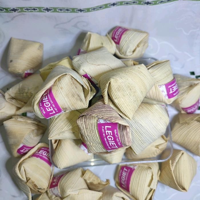 

Wajit kelobot Garut kemasan 1kg