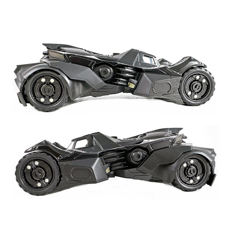 JADA TOYS 1:24 Diecast Model Batman 2015 Arkham Knight - Batmobile with Batman Action Figure JD98037