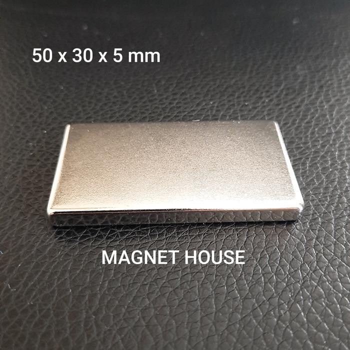 

Magnet Neodymium Persegi Balok Block 50x30x5mm 50mmx30mmx5mm 50*30*5mm