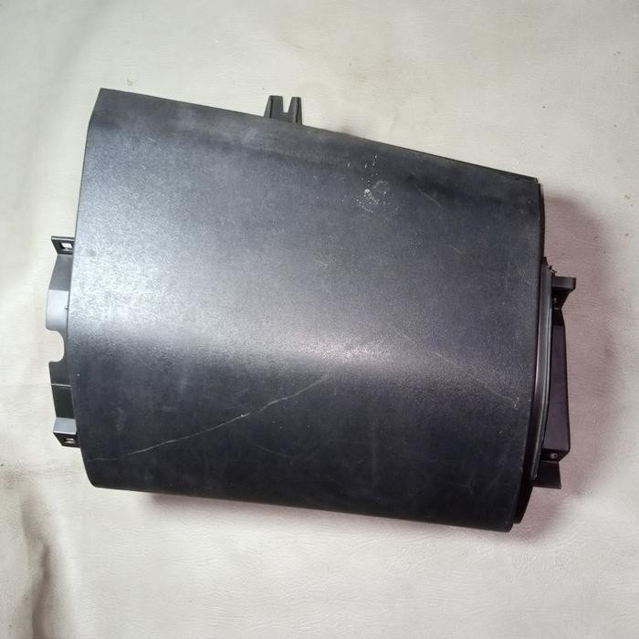 GLOVE BOX 68275-8H300 LACI DASHBOARD ATAS NISSAN X-TRAIL XTRAIL T30