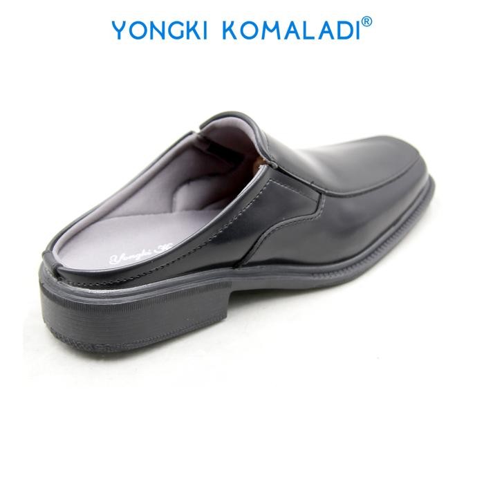 rwci- [ Original ] Yongki Komaladi Bustong Ol-Ad5915-22 Men Hitam Shoes Pria Pantofel