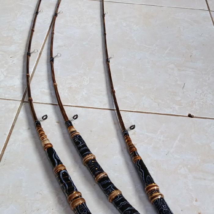 Joran Waregu. Galatama Lele Panjang 135Cm Motif Klasik Untuk Pancingan Lebih Menyenangkan