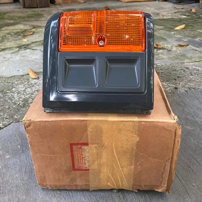Garnish Grill Grille Cover Frame Ring Lampu Depan Kiri LH Zebra S89 1.3 1300cc 81740-87512-000 DAIHA