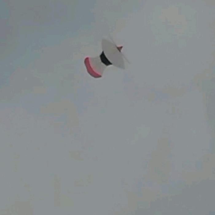 Layangan kuir bali 1 Meter bonus sendaren