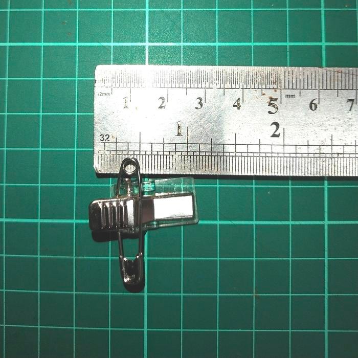 

Jepitan Akrilik Kecil / Nametag (Hanya Jepitan) ~100Pcs