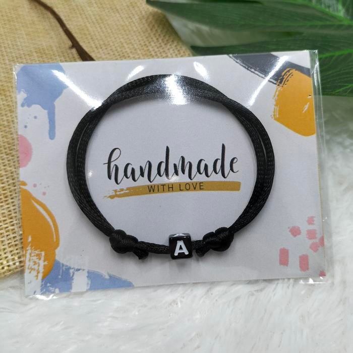 

New Gelang Tangan Hitam (Dapat 2) Inisial Huruf Namamu Bahan Tali Satin 2mm Huruf Kotak Dadu