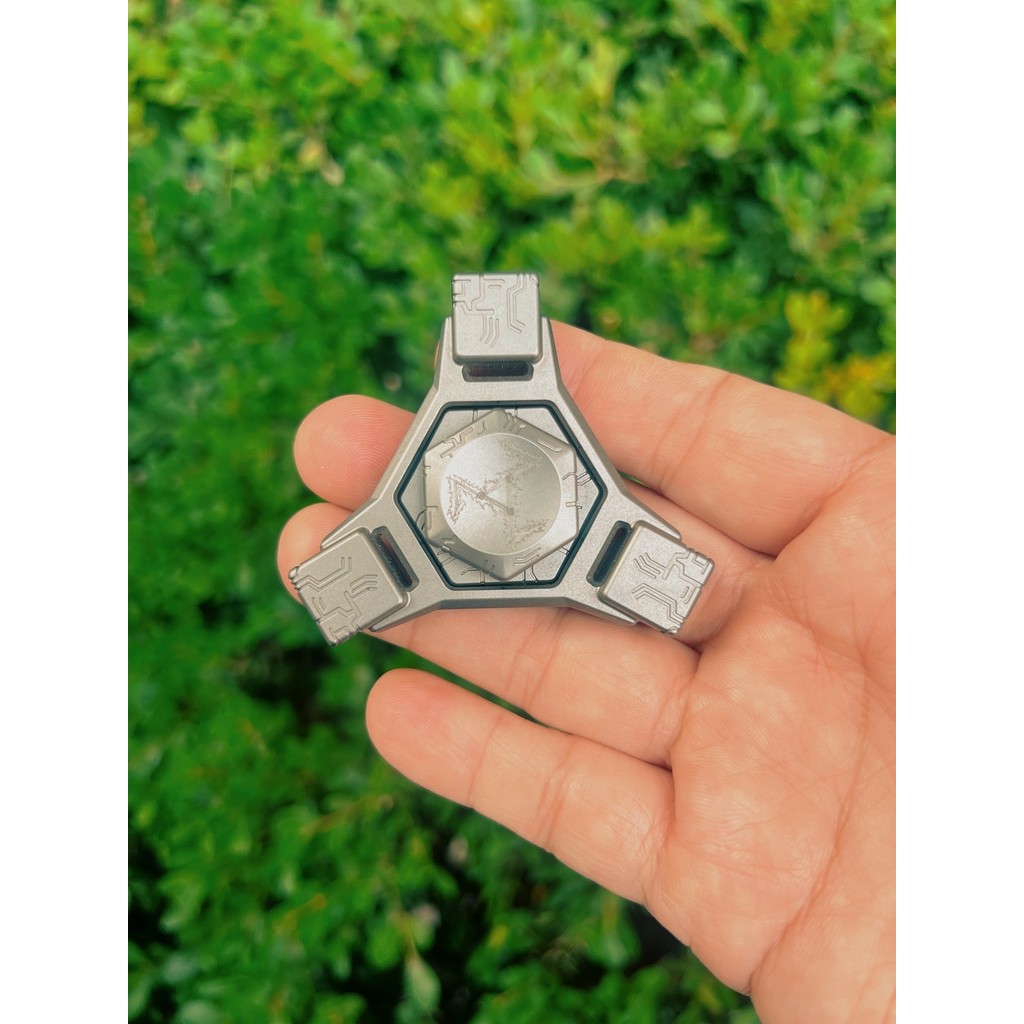 Iron Triangle Energy Block Fingertip Gyroscope Titanium Alloy Material