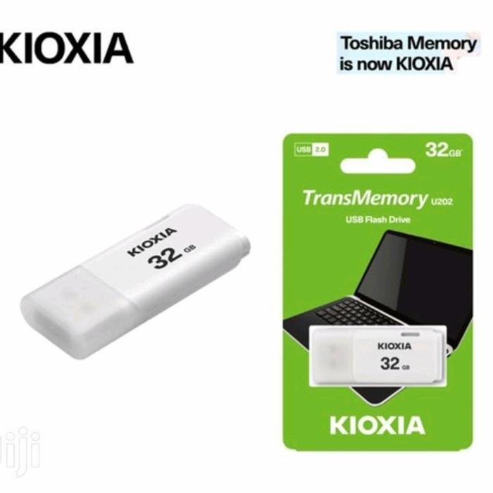 Flashdisk 16Gb / 32Gb Kioxia + Game Ps2 Full Terbaru