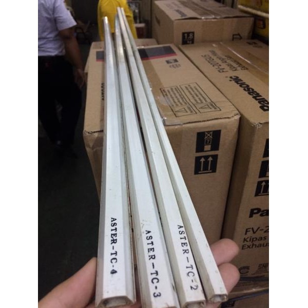 TC 6 / pelindung kabel / cable duct / ducting / cable protector Putih