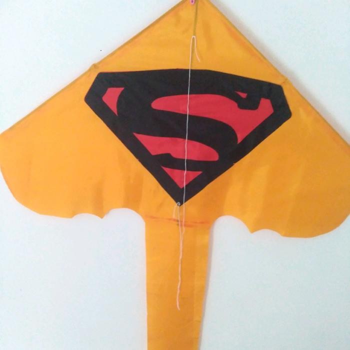layangan pantai / layang layang kain motif lambang superman bukan layangan hantu atau layangan naga