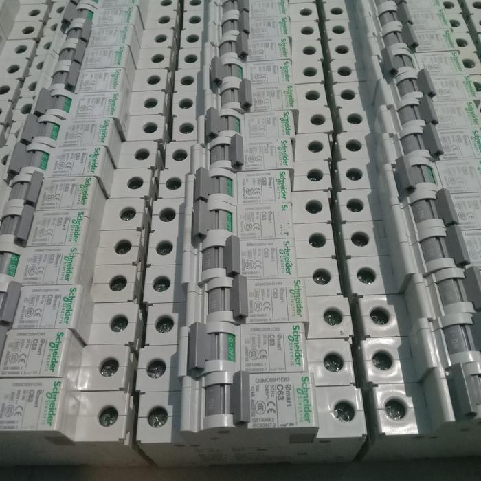 MCB Schneider c63