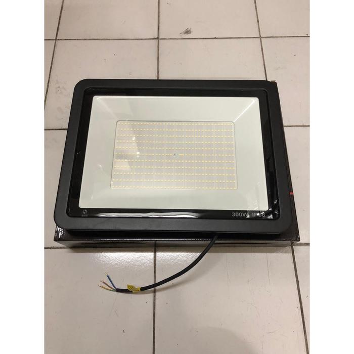 SKYLITE FLOOD LIGHT KAP SOROT LAMPU TEMBAK 300 WATT