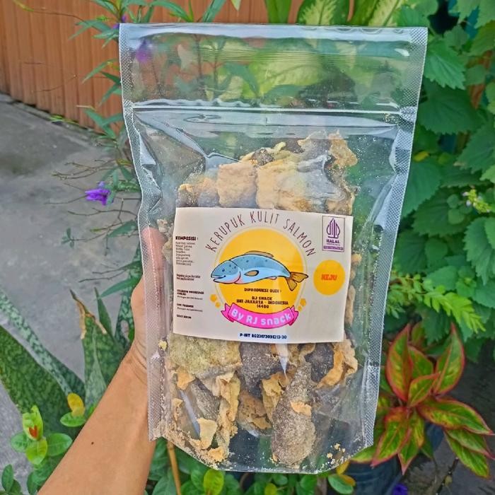 

KERIPIK KULIT IKAN SALMON KEMASAN POUCH 115GR RASA KEJU GURIH DAN ENAK