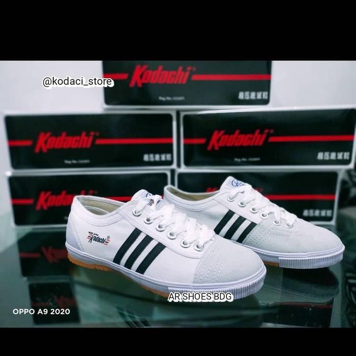 fb17- Sepatu Kodachi Putih Hitam /Sepatu Olahraga Kodachi/ Kodachi 8111