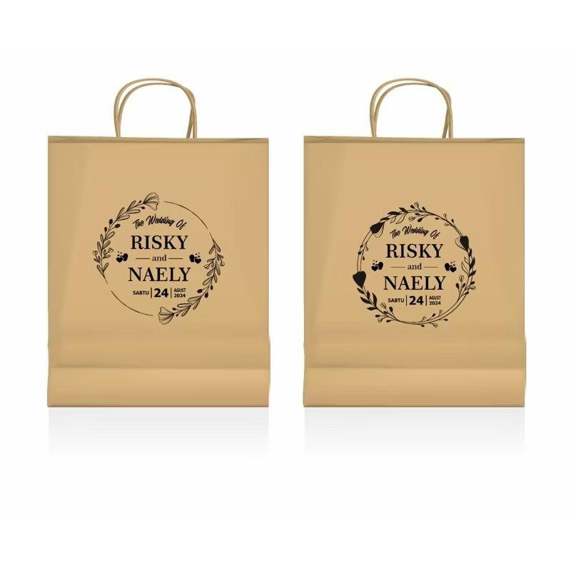 

Paperbag sablon Custom ukuran 26x12x20 (paket 12pcs) |Tas kertas |Tas Kado |Tas Souvenir |paper bag kustom