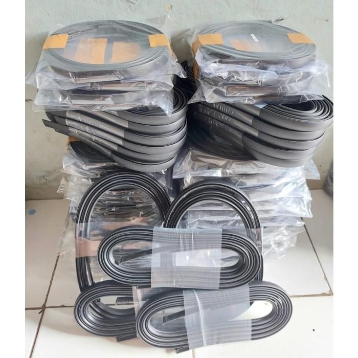 Pilihan- Karet Roof/Karet List Moulding / Karet Atap Mobil Toyota Avanza Old/Avanza All