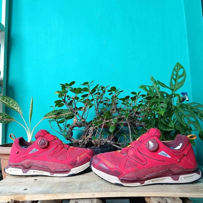 Sepatu Gunung Hiking Treking Outdoor Treksta Size 42 Second Original Terlaris