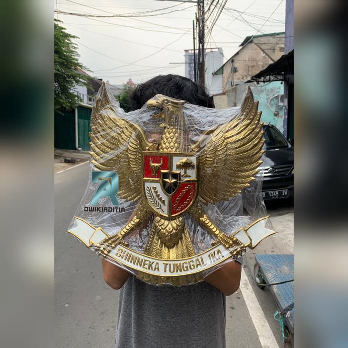 Patung Garuda Pancasila Lambang Negara Bahan Kuningan Ukuran 40cm