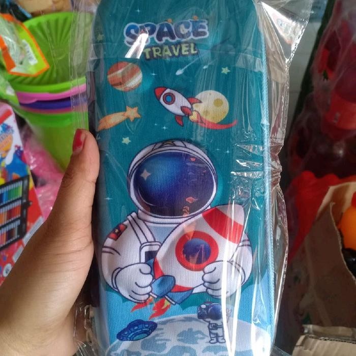 

tempat pensil 3D karakter lucu