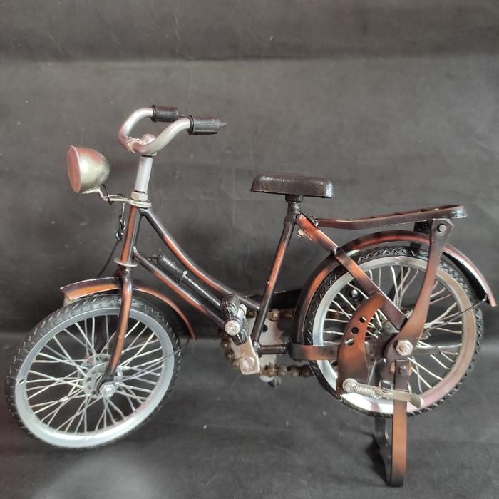 Pilihan- Miniatur Diecast Sepeda Tua Model Onthel Perempuan Size Besar