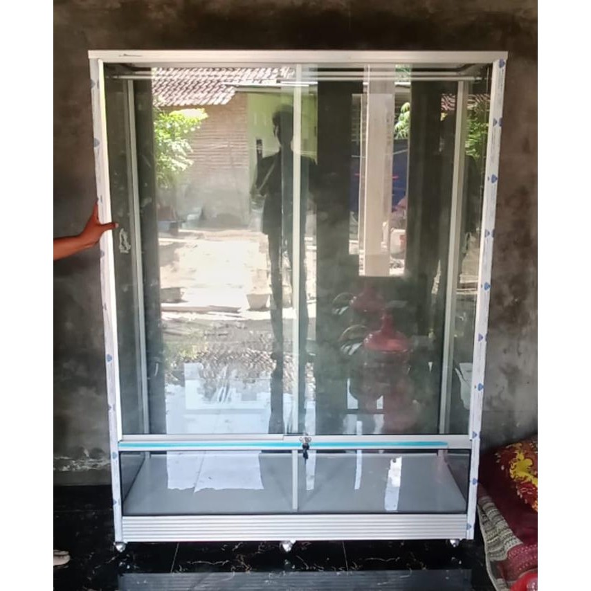 Etalase Gamis/ Dress Panjang Alumunium Kaca