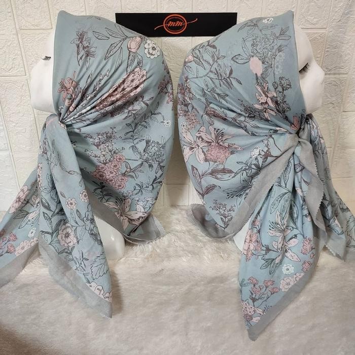 lplw- Hijab Segi Empat Voal Motif Bunga Peach Biru Muda