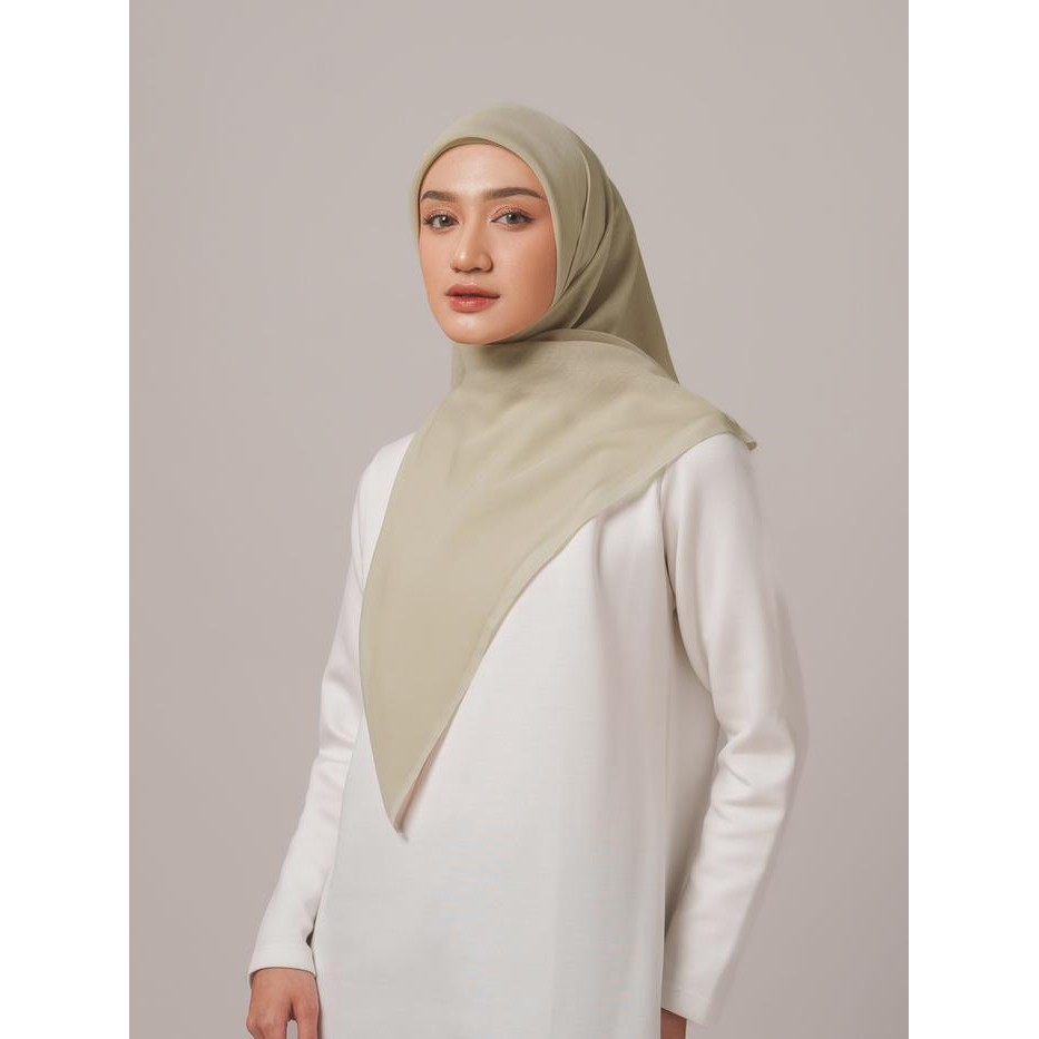 Pilihan- Napocut Hijab - New Series Plain Paris Napocut ( Jilbab Segi Empat ) Kerudung Square