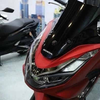 Garnish Headlight Honda PCX 160