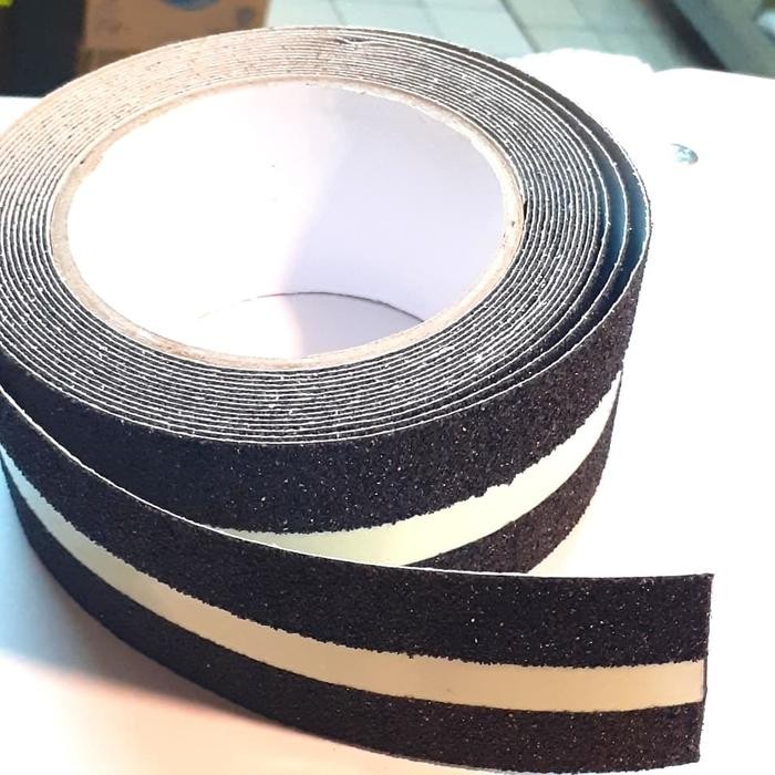 

Anti Slip Glow In Dhe Dark Isolasi Anti Slip Cina 2" X 5M