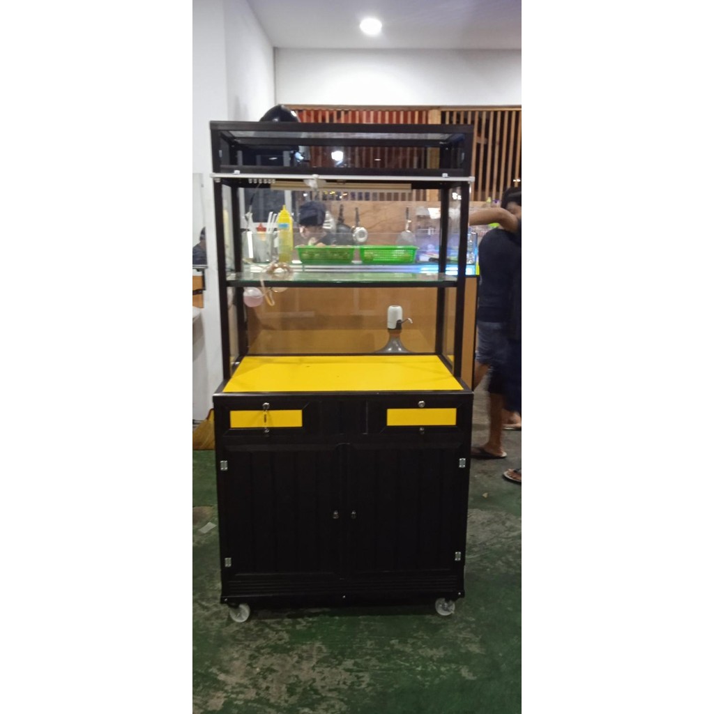 etalase makanan/gado-gado/jus/nasi uduk