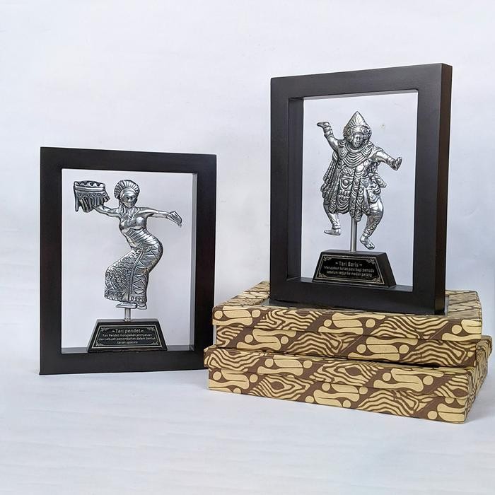 Souvenir Frame Tari Bali Khas Indonesia