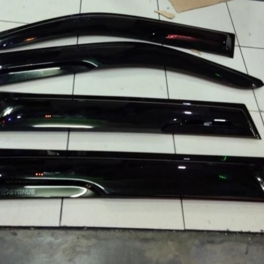 TALANG AIR LANDCRUISER CYGNUS HITAM