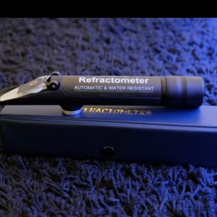 Vivaria refractometer salinity meter